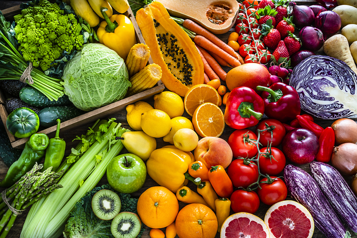 Fruits and vegetables come in different colors