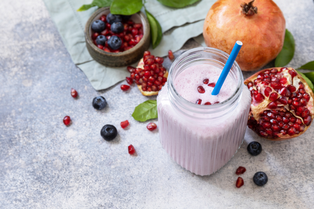 Blueberry and pomegranate smoothie