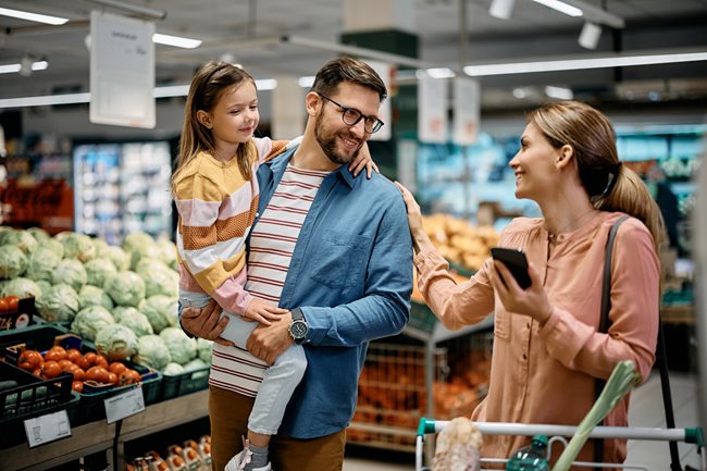 Family grocery shopping