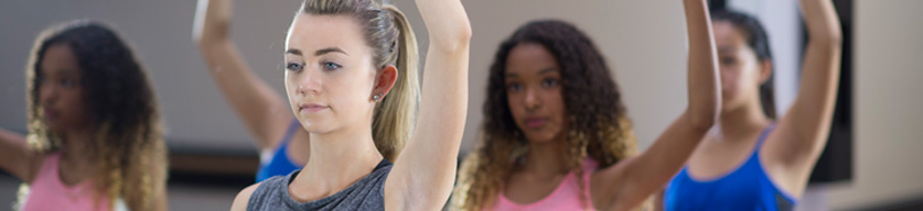 teenage dancers training