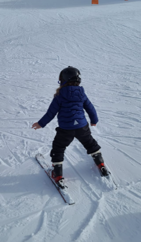 Gianna skiing