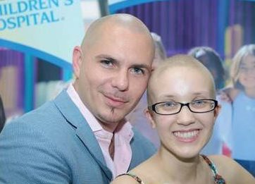 Pitbull y Caroline