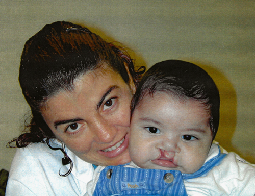 Abraham con su madre, Alexandra